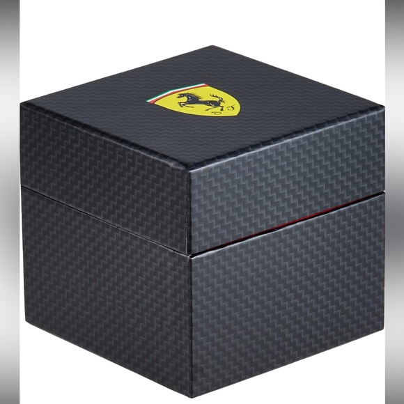 BRAND NEW FERRARI WATCH ⌚️ BLACK SILCONE BAND...STUNNING! - Picture 7 of 7